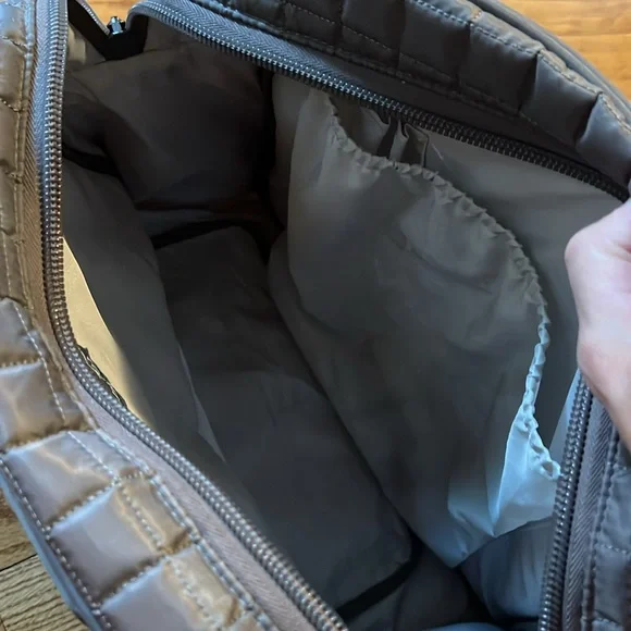 EUC Lug Puddle Jumper Tote Travel Bag Grey Taupe Barely Used & Clean! - Picture 6 of 9